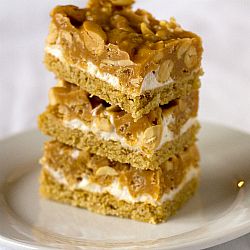 Attention peanut lovers!!  Salted Peanut Chews.  Made these and they are a holiday favorite!! Sweet, salty, sticky, chewy and crunchy Bar Dessert Recipes, Salted Peanut Chews, Peanut Chews, Payday Candy, Payday Candy Bar, Salted Caramel Bars, Brown Eyed Baker, Bar Desserts, Best Bar