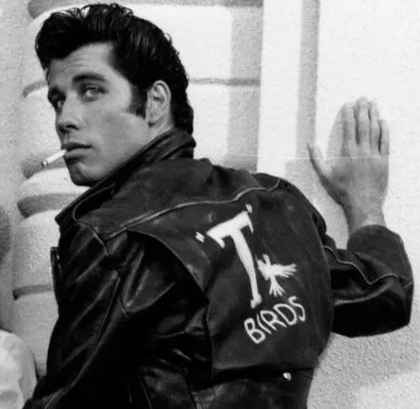 Urban Cowboy John Travolta, Grease Monkey Aesthetic, 1950s Greaser Aesthetic, John Travolta Aesthetic, Grease Black And White, Grease Movie Aesthetic, Greasers Aesthetic, John Travolta 70s, Grease Aesthetics