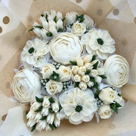 Wedding Cupcakes Bouquet, Wedding Cupcake Bouquet, Cupcake Bouquet Wedding Cake, Cupcake Bouquets, White Flower Cupcakes, White Cupcake Bouquet, Wedding Cupcake Bouquet Centerpieces, White Floral Cupcakes, Flower Cupcakes Bouquet