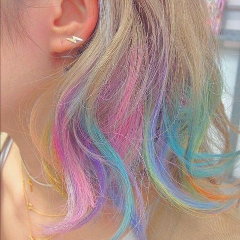 Multi Colored Hair, Cool Short Hairstyles, Hair Chalk, Smink Inspiration, Multicolored Hair, Pastel Hair, Colored Hair, Dye My Hair, Hair Dye Colors