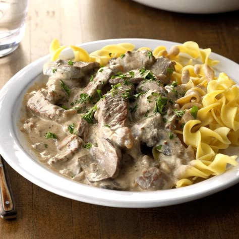 Slow-Cooker Beef Stroganoff Quick Supper, Beef Stroganoff Crockpot, Noodles And Company, Beef Stroganoff Recipe, Slow Cooker Beef Stroganoff, Magazine Recipes, Stroganoff Recipe, Slow Cooked Beef, Crockpot Beef