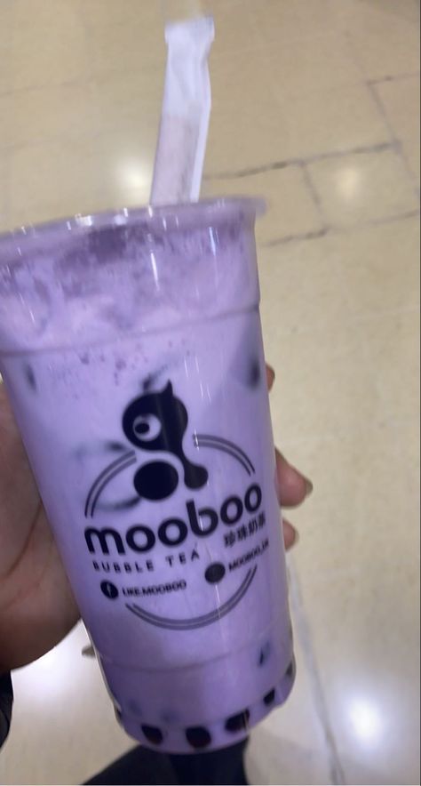 Boba Aesthetic, Taro Milk Tea, Taro Boba, Aesthetic Drink, Boba Drink, All Things Purple, Boba Tea, Bubble Tea, Pretty Food