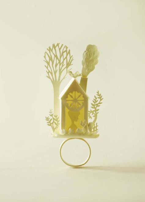 A paper ring. Exquisite. Paper Ring, New Paper, Paper Jewelry, Paper Cut Art, Paper Artist, Paper Cutout, Kirigami, Paper Sculpture, Paper Projects