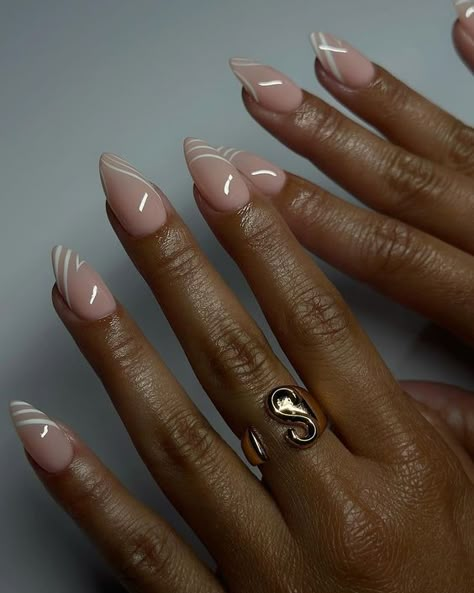 Almond Nail White Design, Chic Vacation Nails, Nude Vacation Nails, Easy Vacation Nails, Winter Beach Vacation Nails, Neutral Almond Acrylic Nails, Summer Nails Designs 2024, Summer French Nails 2024, June Nails Ideas 2024 Almond