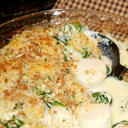 Florentine Recipe, Bay Scallops, Florentines Recipe, Parmesan Cheese Sauce, Sea Scallops, Scallop Recipes, Cheese Sauce, Fish Dishes, Parmesan Cheese