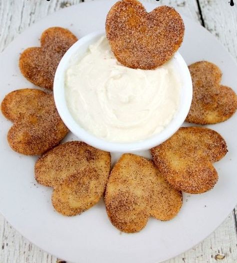 Cinnamon Sugar Tortilla Chips, Cinnamon Sugar Tortilla, Cinnamon Sugar Tortillas, Bistro Ideas, Cream Cheese Recipes Dip, Chips Dip, Cream Cheese Dip, Cheesecake Dip, Sweet Dips