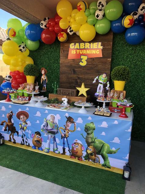 Toy Story Birthday Party Decorations, Toy Story Birthday Party Ideas, Toy Story Decorations, Toy Story Birthday Cake, Woody Birthday, Toy Story Party Decorations, 2nd Birthday Party For Boys, Toy Story Baby, Toy Story Theme