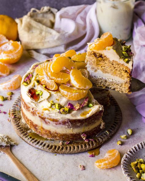 Whole mandarin orange almond cake (vegan) | Rainbow Nourishments Vegan Orange Cake, Rainbow Nourishments, Cake Dekoration, Berry Cakes, Orange Almond Cake, Whole Orange Cake, Cake Peanut Butter, Triple Layer Cake, Orange And Almond Cake