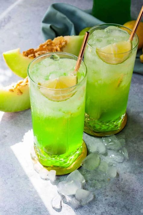 11 Best Vibrant Midori Cocktail Recipes — Sugar & Cloth Melon Ball Cocktail, Midori Sour Recipe, Midori Drinks, Midori Cocktails, Amaretto Sour Recipe, Midori Sour, Xmas Goodies, Sour Drink, Orange Liquor