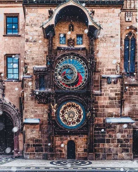 This is the Prague Astronomical Clock, installed in 1410, it's the oldest clock still operating. World's Oldest Working Astronomical Clock Prague's Astronomical Clock is the world's oldest working one of its kind. Installed in 1410, it is located on the Old Town City Hall in Prague's Old Town Square, Czechia. The medieval clock features an astronomical dial; "The Walk of the Apostles", an hourly show of moving sculptures; and a monthly calendar dial with the 12 signs of the zodiac. Prague Astronomical Clock, Best Places In Europe, Astronomical Clock, Old Clocks, Voyage Europe, Places In Europe, Clock Tower, Best Cities, Great Pictures