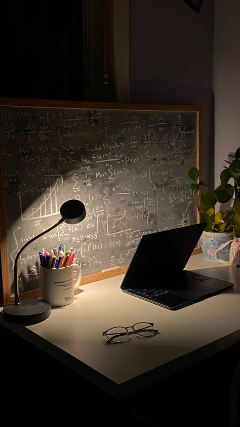 #study #aesthetic #calculus #university #school #inspo #chalkboard Studying Calculus Aesthetic, Study Aesthetic Engineering, Study Aesthetic Physics, Physics Study Aesthetic, School Dark Aesthetic, Home School Aesthetic, Calculus Aesthetic, Math Study Aesthetic, Academics Aesthetic