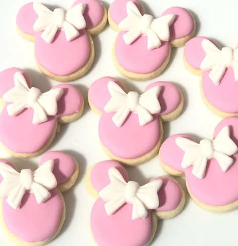 Minnie Mouse Themed Cookies, Minnie Macarons, Pink Minnie Mouse Cookies, Biscotti Minnie, Oreo Minnie Mouse Cookies, Minnie Mouse Cookies, Handbag Cakes, Minnie Mouse Birthday Cakes, Fondant Bow