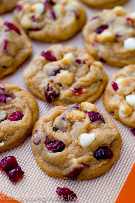 Cranberry White Chocolate Chip Cookies, Cranberry Cookies Recipes, Patisserie Vegan, Cranberry White Chocolate, White Chocolate Cranberry Cookies, White Chocolate Chip, White Chocolate Chip Cookies, White Chocolate Cranberry, Cranberry Cookies