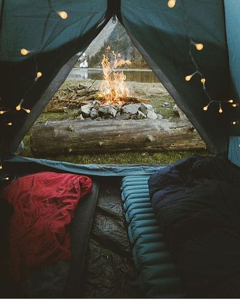 Camping with fairy lights and a bonfire by the lake Zelt Camping, Camping Inspiration, Camping Photography, Camping Places, Camping Aesthetic, Camping Ideas, Camping Life, Family Camping, Camping And Hiking