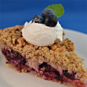 Creamy Apple Blueberry Pie Blueberry Apple Pie, Apple Blueberry Pie, Blueberry Pie Filling Recipes, Pie Night, Pie Board, Huckleberry Recipes, Blueberry Pie Recipe, Apple Blueberry, Awesome Desserts