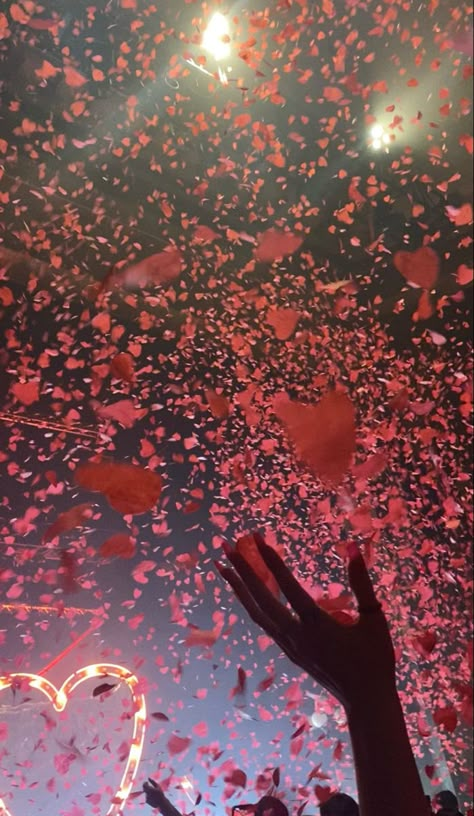 Confetti Falling Aesthetic, Heart Confetti Aesthetic, Concert Confetti Aesthetic, Pink Confetti Aesthetic, Concert Pink Aesthetic, Pink Concert Aesthetic, Stage Aesthetic Concert, Concerts Aethstetic, Stage Ideas Concert