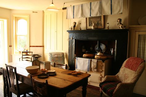 Ancient Utensils, Georgian Kitchen, Castle Kitchens, British House, Greek Revival Home, Victorian Bed, Georgian Homes, Uk Kitchen, House Museum