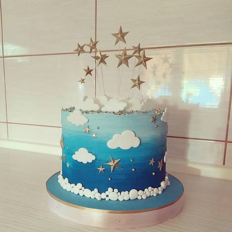 Sky Blue Birthday Decoration, Sky Cake Ideas, Sky Cake Design, Sky Blue Cakes, Sky Blue Cake Ideas, Baby Blue Cake Birthday, Sky Birthday Theme, Blue Theme Birthday Cake, Blue Birthday Cakes For Boys