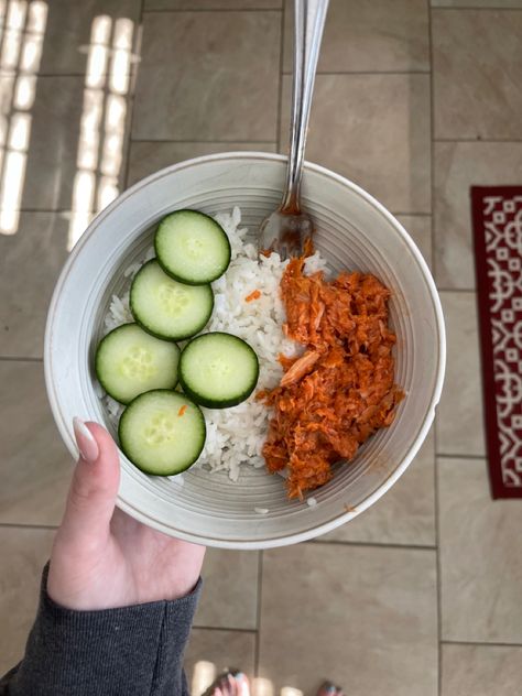 Tuna And Rice Bowl, Spicy Tuna Bowl, Tuna Rice Bowl, Tuna Cucumber, Tuna Bowl, Uni Meals, Tuna Rice, Three Meals A Day, Tuna Sushi