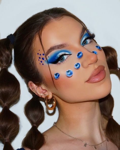 Sarah New✨ on Instagram: “🫐Blueberries🫐 Products: @milkmakeup hydrogrip primer @urbandecaycosmetics all nighter foundation @makeuprevolution conceal and define…” Theatrical Makeup, All Nighter, Makeup Tattoos, Crazy Makeup, Creative Makeup Looks, Chocolate Factory, Blue Berry Muffins, Everyday Makeup, Eyeshadow Looks