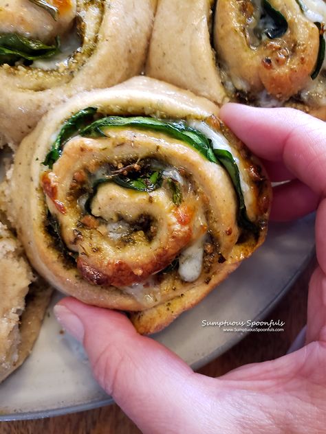 Sourdough Pizza Pinwheels, Pesto Parmesan Sourdough, Stuffed Sourdough Bread Recipes, Sourdough Pizza Rolls, Sourdough Appetizer Recipes, Sourdough Pinwheels, Sourdough Appetizers, Pesto Pinwheels, Feta Pinwheels