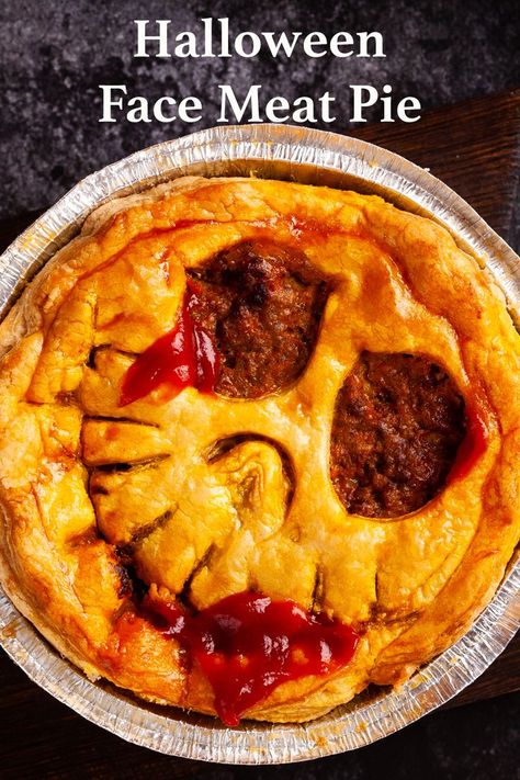 Dinner Pies, Meat Pie Recipe, Halloween Dinner, Pie Tart, Halloween Jack O Lanterns, Meat Pie, Halloween Jack, Quiche Recipes, Halloween Recipes