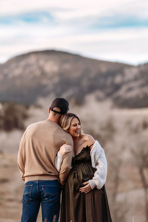 Couples Maternity Photography in Colorado Easy Maternity Pictures, Farm Maternity Pictures, Maternity Couple Poses, Maternity Pictures With Husband, Couple Maternity Pictures, Couples Maternity Photography, Indian Maternity Photos, Maternity Picture Ideas, Couple Maternity Poses