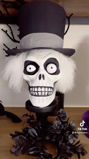 Diy Hatbox Ghost, Haunted Mansion Diy Props, Disney Dollar Tree Diy, Haunted Mansion Halloween Decor Diy, Disney Haunted Mansion Diy, Halloween Wedding Centerpieces Diy, Dollar Tree Skull Diy, Dollar Tree Halloween Diy 2023, Haunted Mansion Diy Decor