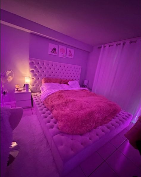 Pretty Bedframe, Pink Bed Frame Bedroom Ideas, 2010 Room, Post Bed Frame, Bed Frame Diy, Cabinet Color Ideas, Kitchen Cabinet Color, Post Bed, Kitchen Cabinet Color Ideas