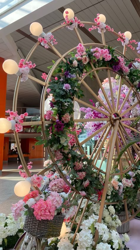 Flower Ferris Wheel, Spring Event Themes, Chicken Wire Floral Installation, Flower Installation Art, Mandap Decor, Event Table, Event Decorations, Wedding Stage Decorations, Floral Table