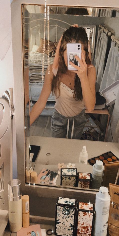 Table Mirror Selfie, Mirror Dressing Table, Mirror Dressing, Aesthetic Selfie, Selfie Mirror, Table Mirror, Dressing Table Mirror, Dream Spaces, Dressing Table