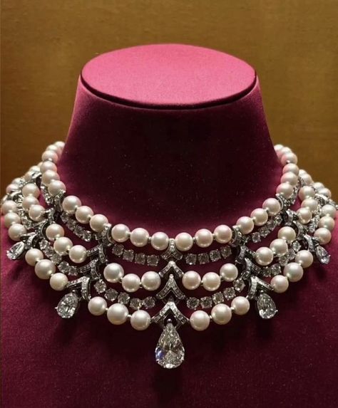 Pmj Jewels Jewellery Diamond, Vintage Indian Jewelry, Gold Jewelry Prom, Kundan Jewellery Bridal, Neck Pieces Jewelry, Jewellery Diamond, Pearl Necklace Designs, Jewelry Aesthetic, Elizabeth I