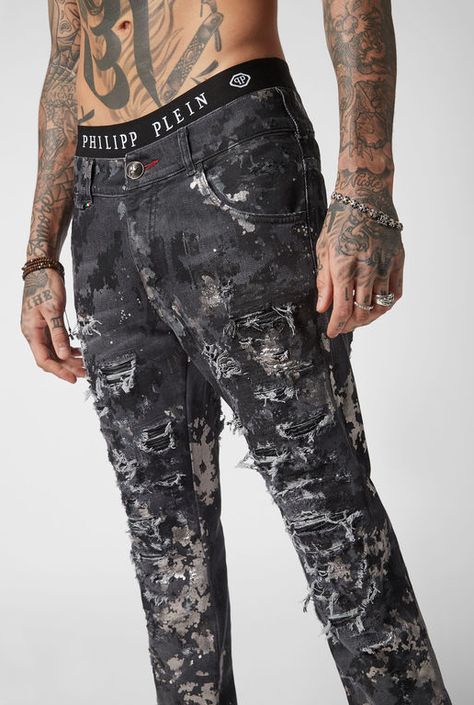 Camouflage jeans ... Camouflage Jeans, 5 Pocket Jeans, Moda Jeans, How To Be Likeable, Philipp Plein, Pocket Jeans, Mens Trousers, Street Styles, Vintage Denim