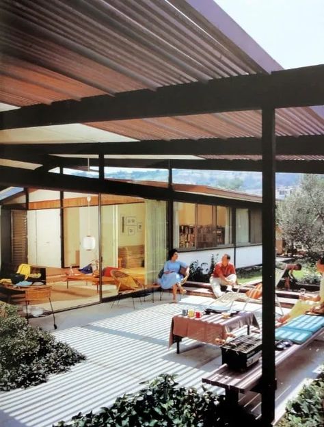 Mid Century Modern Californian Architecture: The Hayes Residence. Furniture Master Bedrooms, Mid Century Patio, Mid Century Patio Furniture, Mid Century Modern Garden, Monochromatic Interior Design, Cliff May, Modern Kitchen Open, Patio Design Ideas, Vintage Patio