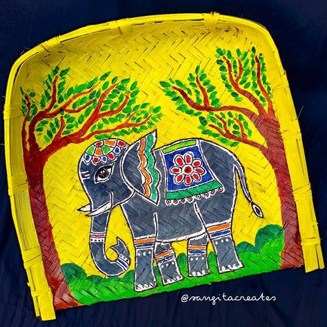 Bamboo Basket Painting Ideas, Kulo Designs, Kula Art, Kulo Painting, Kulo Art, Puja Decoration, Worli Painting, Painted Spoons, Wedding Symbols