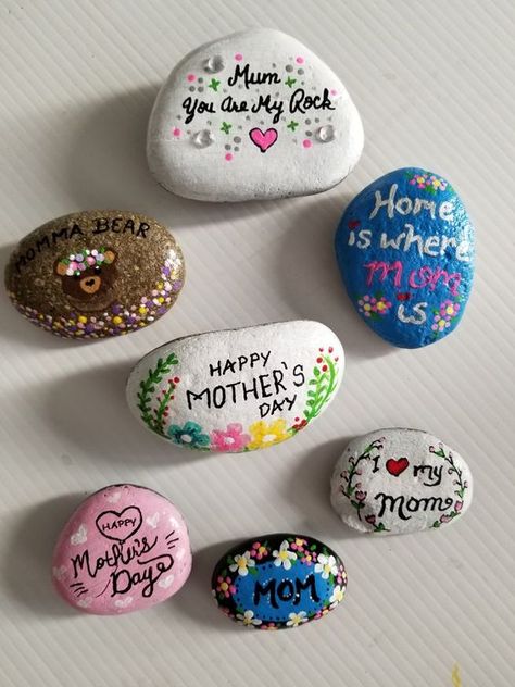 Mothers Day Painted Rocks - DIY Cuteness Rock Painting Ideas For Mom, Rock Art Mother’s Day, Painted Rocks For Mom, Mom Rocks Painted Stones, Mothers Day Rock Painting, Mother’s Day Painted Rocks, Easy Mothers Day Painting Ideas, Mothers Day Painted Rocks, Hope Rocks