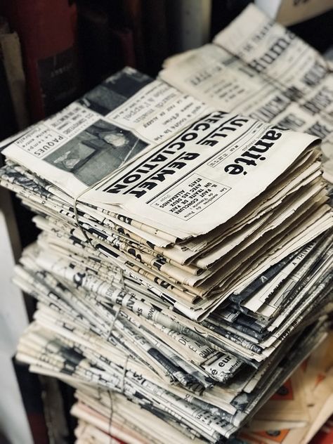 A stack of old newspapers | HD photo by Mr Cup / Fabien Barral (@iammrcup) on Unsplash Castlevania Wallpaper, Mr Cup, Yennefer Of Vengerberg, Old Newspaper, Newsies, Informational Text, Printer Paper, Paper Envelopes, Free Paper