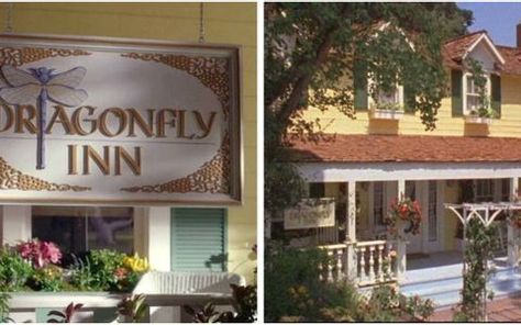 As picturesque as Gilmore Girls' The Dragonfly Inn is, it's one locale on the Stars Hollow map that does not completely make sense. Dragon Fly Inn Gilmore, Stars Hollow Map, Dragon Fly Inn, Dragonfly Inn Gilmore, Inn Aesthetic, The Dragonfly Inn, Gilmore Girls House, Gilmore Girls Dragonfly Inn, Girls Painting