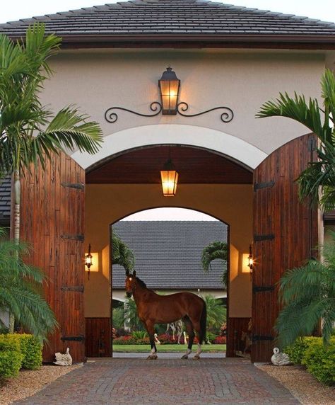 Luxury Horse Barns, Cai Arabi, Style Hacienda, Wellington Florida, Horse Barn Designs, Hacienda Style Homes, Dream Horse Barns, Equestrian Estate, Equestrian Facilities