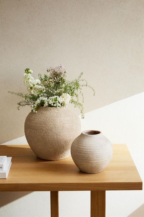 CERAMIC VASE - Gray | ZARA United States Zara Home Vase, Mesa Exterior, Diy Pottery, Ceramic Base, Keramik Vase, Table Vases, Ceramic Vases, Modern Ceramics, Ceramic Table Lamps