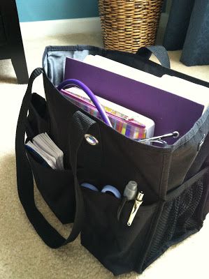 Nursing Student and Beyond!: Take a peek inside my clinicals bag! Nurse Bae, Mri Tech, Nurse Notes, Nurse Tips, Medical Assistant Student, College Nursing, Student Tips, Nursing Life, Nursing School Survival