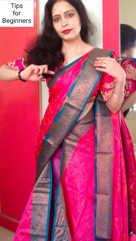 Silk Saree Designer Blouse, Silk Saree Draping Ideas, How To Saree Draping Styles, Latest Saree Blouse Designs 2024, Silk Saree Colour Combinations, Marriage Dresses For Women, How To Drape A Saree, Saree Wearing Tips, Kanjivaram Saree Blouse Design