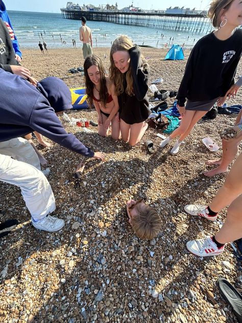 Brighton University Aesthetic, Brighton Outfit Ideas, Summer In England Aesthetic, Chaotic Summer Aesthetic, Summer In The Uk, Brighton England Aesthetic, Summer In London Aesthetic, English Summer Aesthetic, Summer In Uk