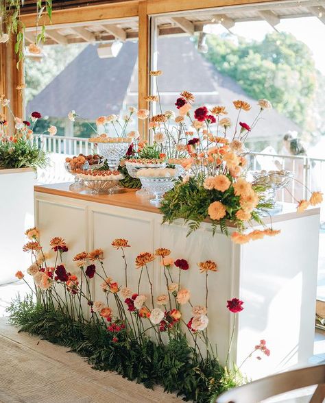 Flower Shop Decor, Bridal Shower Inspo, Spring Garden Wedding, Wildflower Baby Shower, Bloom Baby, Julia Quinn, Wedding Set Up, Flower Party, Dessert Bar