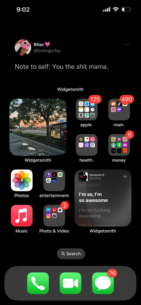 Black Iphone Homescreen, Black Iphone Layout, Baddie Phone Layout, Black Homescreen Layout, Iphone Homescreen Layout, Homescreen Inspiration, Iphone Layouts, Pretty Wallpaper Ipad, Iphone Themes