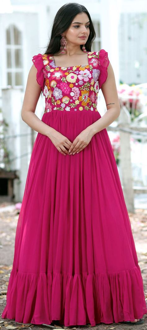 Long Frocks Indian Designer Dresses Party Wear, New Traditional Dress Indian, Anarkali Models For Stitching, Dress Models For Women Indian, Long Frocks For Women Party Wear, Gorget Dress Design, Long Frocks Models, Long Kurti Designs Unique, New Long Frock Models