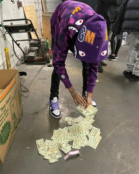 Purple Bape Hoodie Outfit, Hoodie Aesthetic Boy, Black Bape Hoodie, Mens Pants Fashion Casual, Bape Streetwear, Bape Jacket, Camo Pants Outfit, Bape Outfits, Hoodie Outfit Men