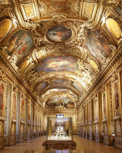 Explore - The treasures of the Louvre palace and collections Villa Cetinale, Baroque Palace, Louvre Palace, French Palace, Baroque Interior, Royal Room, Classy Makeup, Greek Beauty, Tuileries Garden