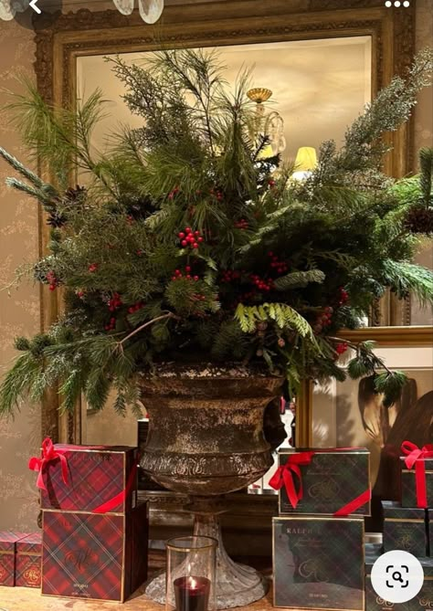 Ralph Lauren Inspired Christmas Decor, Ralph Lauren Home Christmas, Ralph Lauren Christmas Aesthetic, Ralph Lauren Christmas Decor, Red And Silver Christmas Decor, English Country Christmas, Ralph Lauren Holiday, Ralph Lauren Christmas, Prepare For Christmas