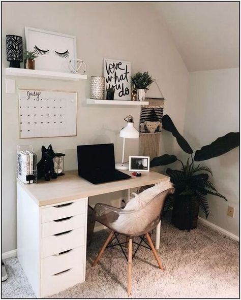 Beautiful Home Office Ideas and Inspiration — Mixbook Inspiration Reka Bentuk Bilik Tidur, Inspiring Office, Design Ložnic, Hiasan Bilik Tidur, Study Room Decor, Redecorate Bedroom, Teen Bedroom Decor, Girl Bedroom Decor, Home Office Organization